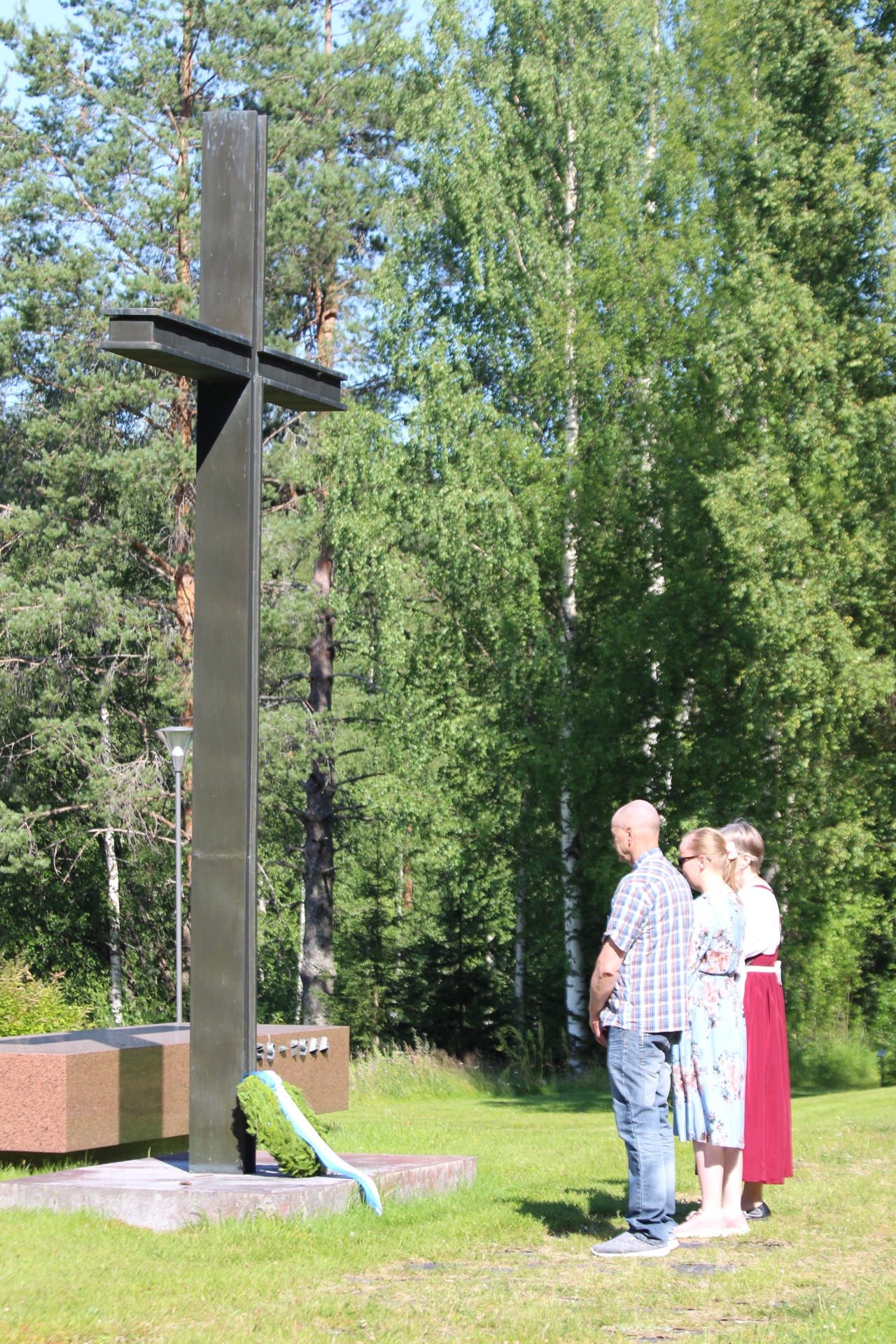 Seppelpartio Tuupovaaran sankarihaudoilla